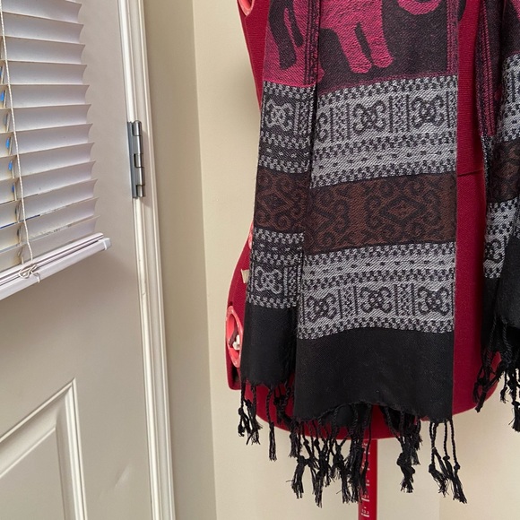 Pashmina women scarf/ wrap black, grey, pink Elephant print. Used. Missing label - Picture 5 of 12